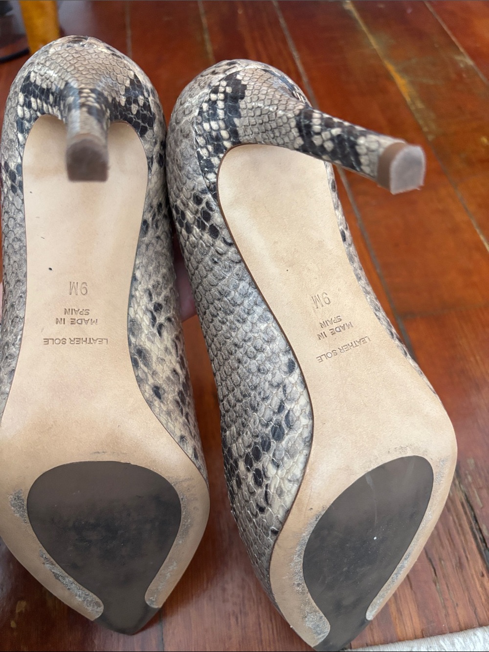 Women's Snake-Print Leather INEZ Pointed Toe Stiletto Pumps - Neutral - Picture 5 of 8